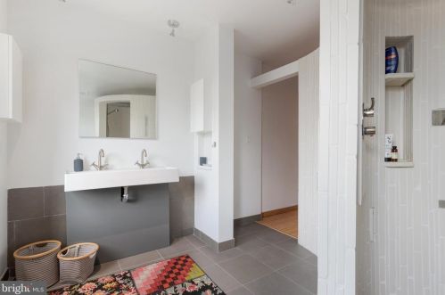 1124 13 St, Philadelphia PA 19147-4534 exterior