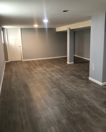 8422 Saginaw Ave, Chicago IL 60617-2028 exterior