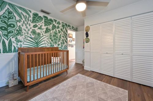 5148 Napoli Dr, Naples FL 34103-8957 exterior