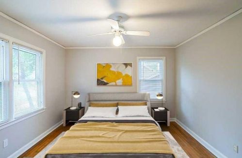 1708 Belle Isle Cir, Atlanta GA  30329-2528 exterior