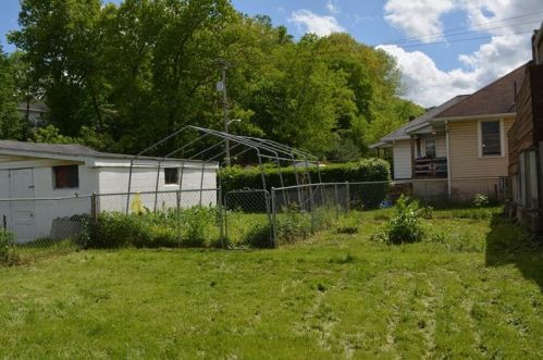 410 5th Ave, Moon Twp PA 15108-1528 exterior