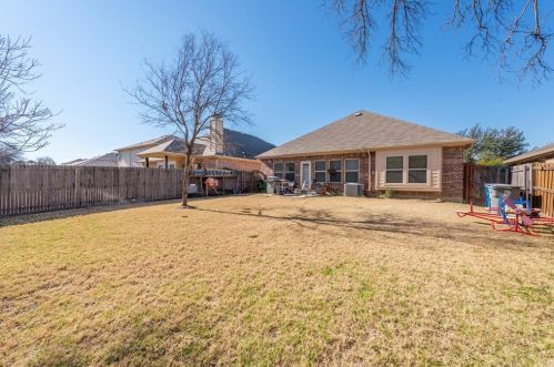 5938 Harbor Glen Dr, Dallas TX 75249-2828 exterior