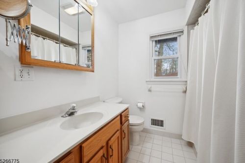 96 Fairmount Rd, Parsippany NJ 07054-3915 exterior