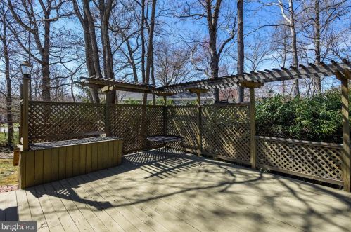 4206 Mt Vernon Memorial Hwy, Alexandria VA 22309-2809 exterior