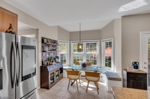 41 Heinrick Way, Bridgewater NJ 08807-5660 exterior