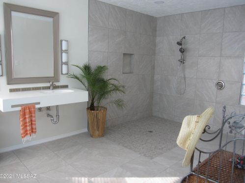 735 Abrego Dr, Green Valley AZ 85614-3637 exterior