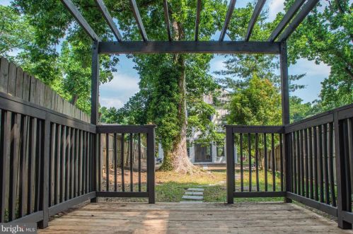 102 Ritchie Ave, Silver Spring MD  20910-5112 exterior