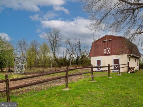 2511 Meetinghouse Rd, Jamison PA 18929-1157 exterior