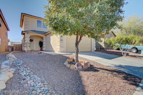 723 Firehawk Dr, Green Valley, AZ 85614-5243