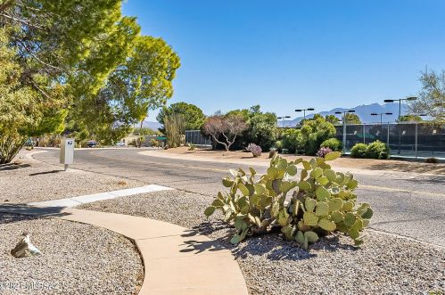 214 Paseo Del Prado, Green Valley AZ 85614-1974 exterior