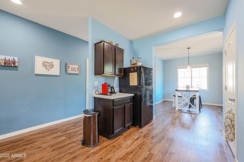 4022 81 Dr, Phoenix AZ 85043-1561 exterior