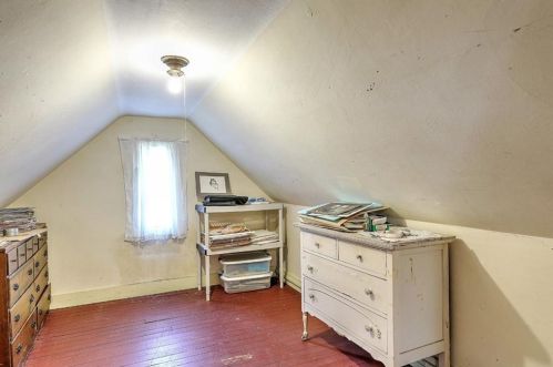 199 Rochambeau Ave, Providence RI 02906-1909 exterior