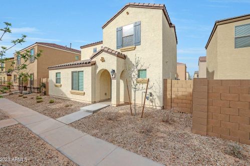 8029 Albeniz Pl, Phoenix AZ  85043 exterior