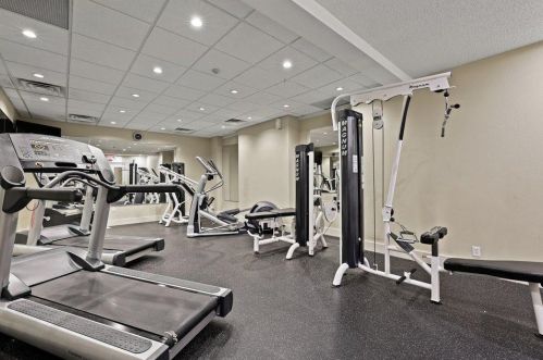 1028 Juneau Ave, Milwaukee WI  53202-2933 exterior