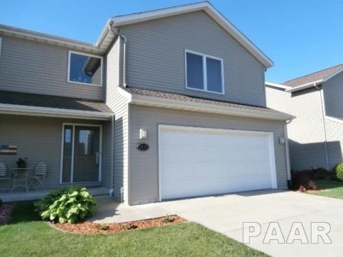 1420 Vista Grande Dr, Pekin, IL 61554-6411