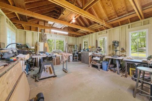 52 Todd Hill Rd, Poughkeepsie NY 12603-3932 exterior