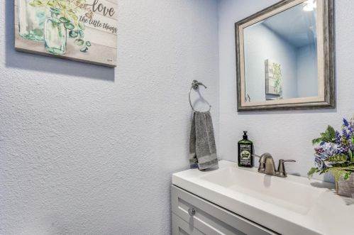 2150 Aspen Dr, Dallas TX  75227-8167 exterior