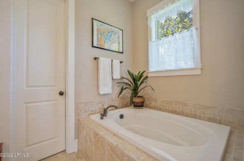 1 Calverton Pl, Bluffton SC 29910-7828 exterior