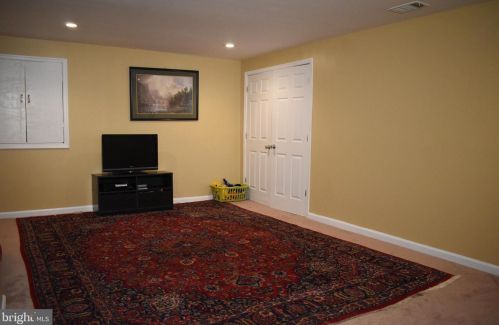 2843 Schubert Dr, Silver Spring MD 20904-6886 exterior