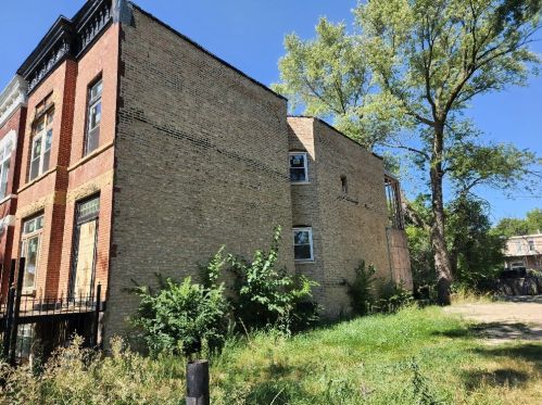 2916 Adams St, Chicago, IL 60612-3604