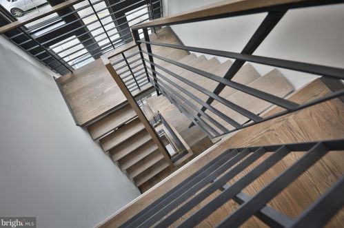 613 Bainbridge St, Philadelphia PA 19146-2413 exterior