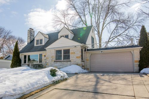 9705 Ctr St, Milwaukee WI 53222-4526 exterior