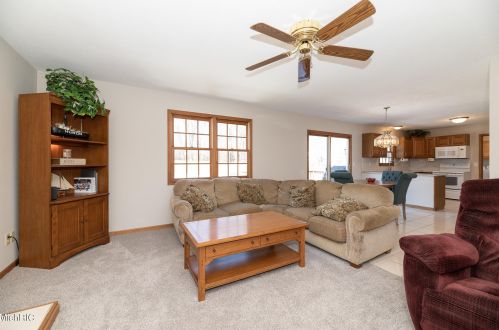 10400 Roger St, Kalamazoo MI 49002-7185 exterior