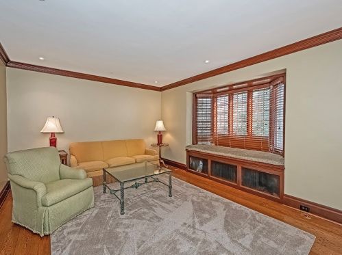 1100 Shady Ave, Pittsburgh PA  15232-2810 exterior