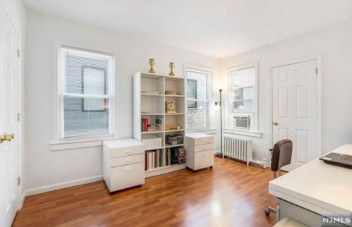 16 Vly Pl, Edgewater NJ 07020-1311 exterior