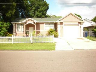 5117 Lincoln Ave, Tampa, FL 33614-6640