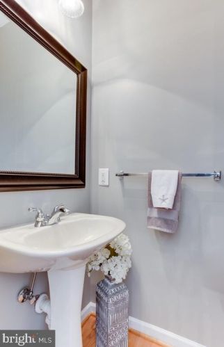 3512 Dental Ct, Edgewater MD 21037-2684 exterior