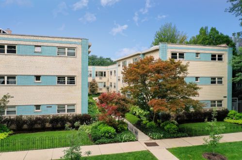 4854 Paulina St, Chicago, IL 60640-4121