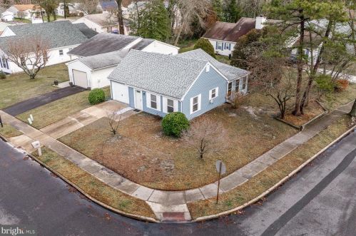 11 Warwick Way, Southampton NJ  08088-1143 exterior