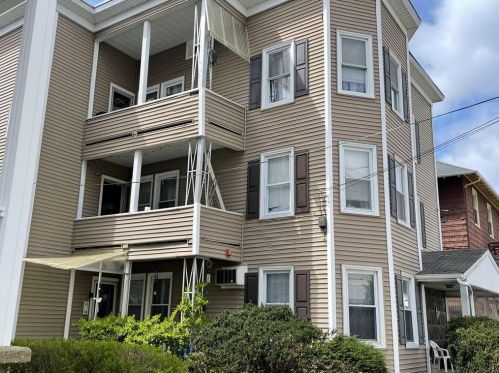 275 Diamond Hill Rd, Woonsocket, RI 02895-1315