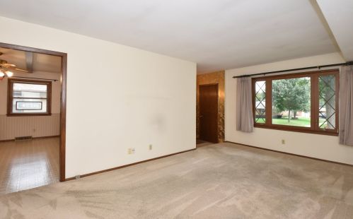 2970 Wanda Ave, Milwaukee, WI 53221-4152