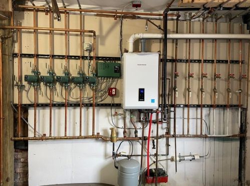 9 Wilson Ave, Woonsocket RI 02895-4658 exterior