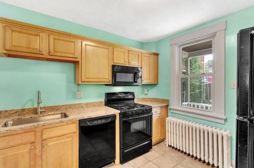 7356 Whipple St, Pittsburgh PA 15218-2054 exterior