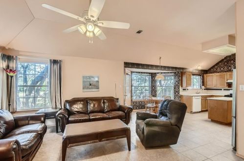 13212 Adonis Dr, Austin TX exterior