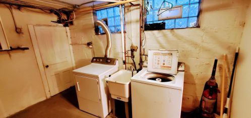 2727 Prospect Ave, Milwaukee WI 53211-3769 exterior