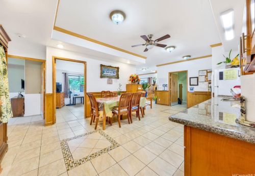 2777 Kalihi St, Honolulu HI 96819-6009 exterior