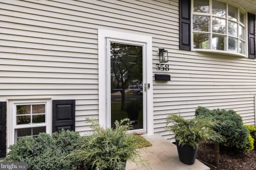 358 Lincoln Ave, Tavistock, NJ 08033-1641