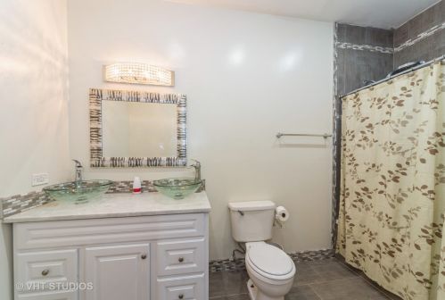 1612 20 Ave, Broadview IL 60153-2945 exterior