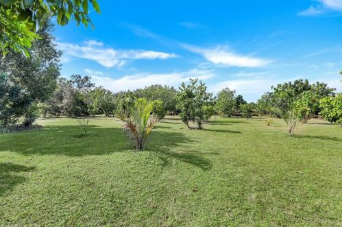 3965 56 Ave, Naples FL 34120-2809 exterior