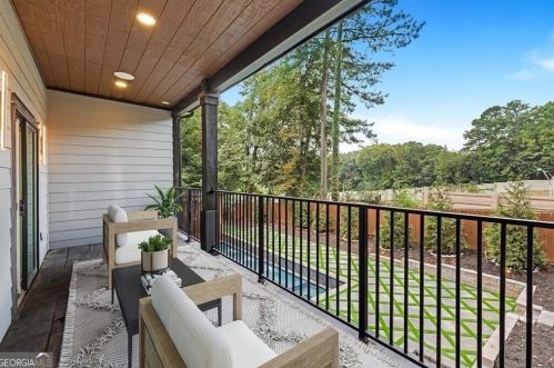 1198 Milmar Dr, Atlanta GA exterior