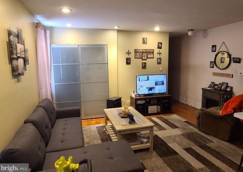 2555 American St, Philadelphia PA 19140-5724 exterior