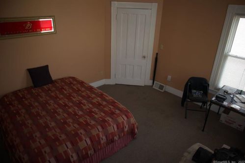 231 Seymour Ave, Derby CT 06418-1325 exterior