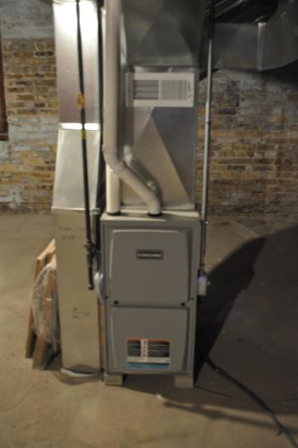 2607 Palmer St, Milwaukee WI 53212-2833 exterior