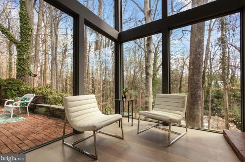 6107 Benalder Dr, Bethesda MD  20816-1007 exterior