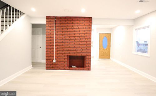 9314 Academy Rd, Philadelphia PA  19114-3523 exterior