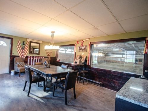 40 Dunbarton Ctr Rd, Concord NH 03304-5300 exterior